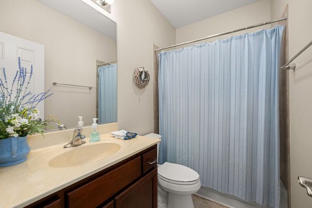 39W918 N Hathaway Lane, Geneva, IL 60134