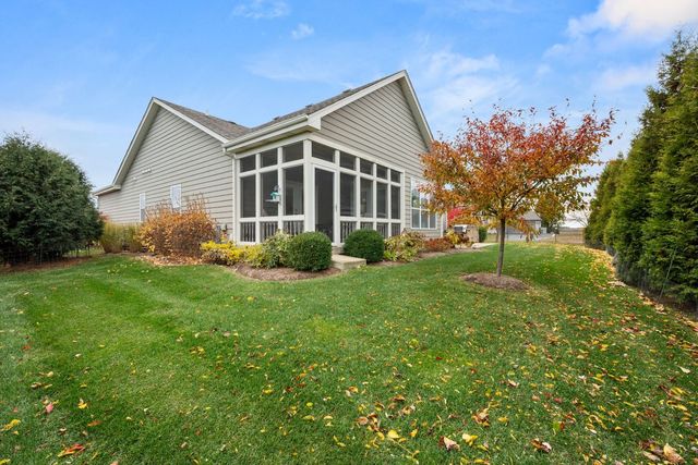 39W918 N Hathaway Lane, Geneva, IL 60134