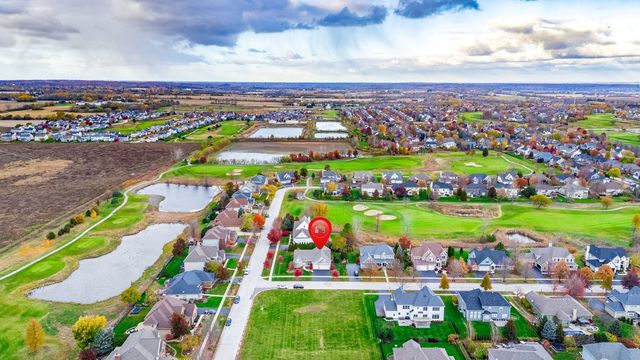39W918 N Hathaway Lane, Geneva, IL 60134