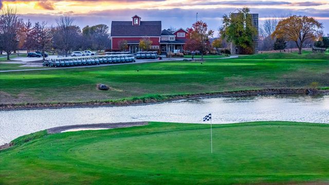 39W918 N Hathaway Lane, Geneva, IL 60134