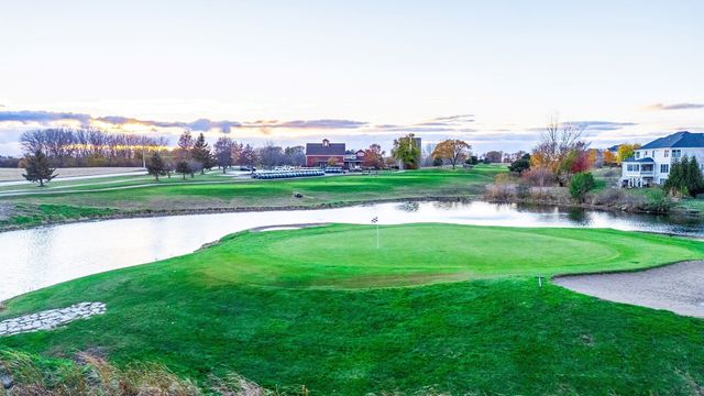 39W918 N Hathaway Lane, Geneva, IL 60134