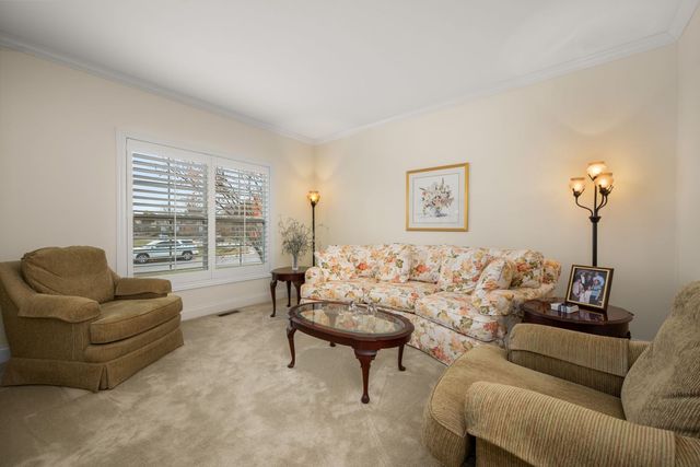 39W918 N Hathaway Lane, Geneva, IL 60134