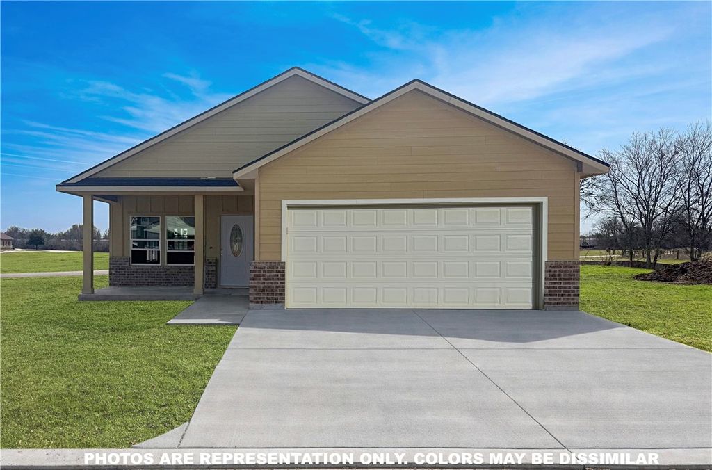 907 Dulce Court, Hearne, TX 77859