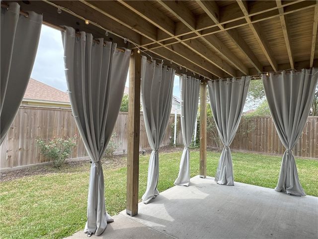 6021 Olive Grove Dr, Corpus Christi, TX 78414