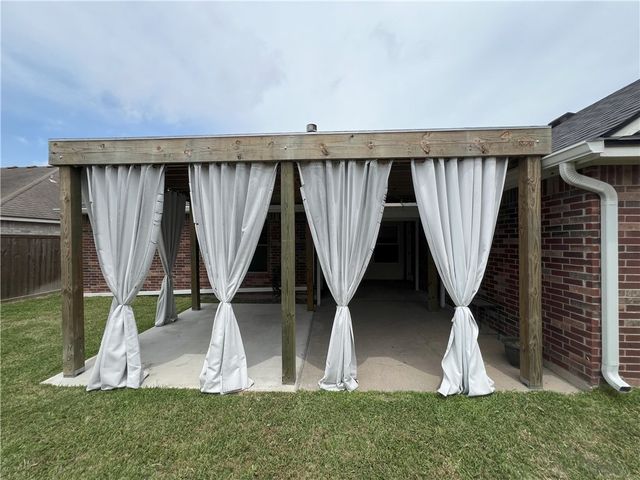 6021 Olive Grove Dr, Corpus Christi, TX 78414