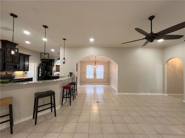 6021 Olive Grove Dr, Corpus Christi, TX 78414