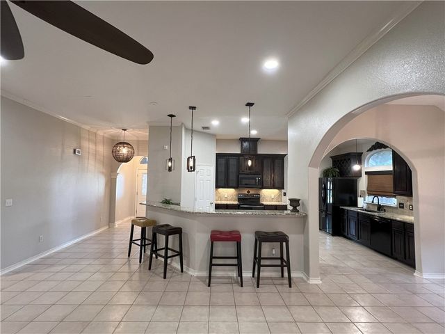 6021 Olive Grove Dr, Corpus Christi, TX 78414