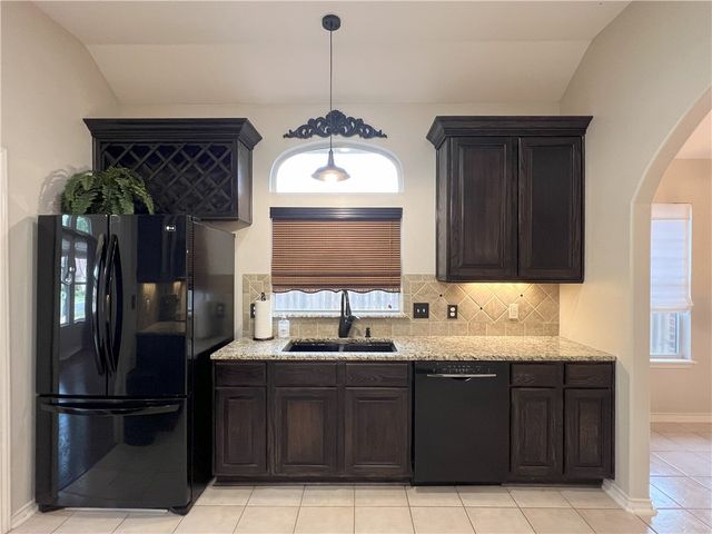 6021 Olive Grove Dr, Corpus Christi, TX 78414