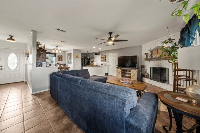 837 W 3rd Street, Eddy, TX 76524