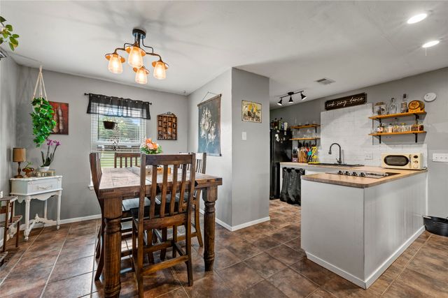 837 W 3rd Street, Eddy, TX 76524