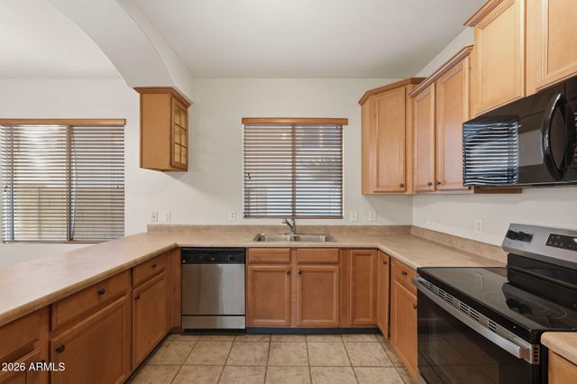 1385 S HAWK Lane, Gilbert, AZ 85296