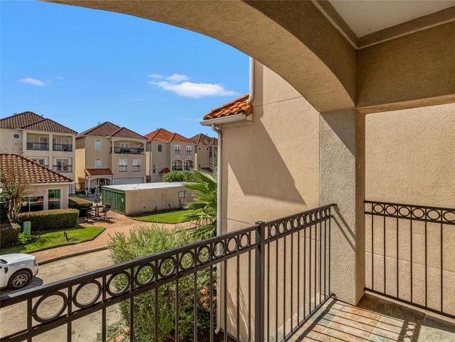 7138 Windwater Parkway N, Houston, TX 77036