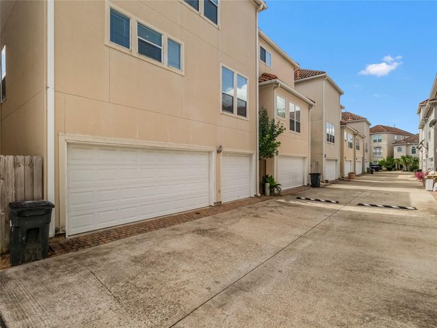 7138 Windwater Parkway N, Houston, TX 77036