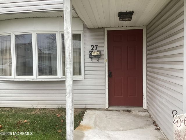 27 Mabaline Road, Old Bridge, NJ 08857