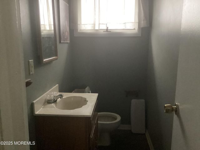 27 Mabaline Road, Old Bridge, NJ 08857