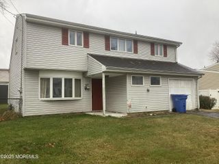 27 Mabaline Road, Old Bridge, NJ 08857