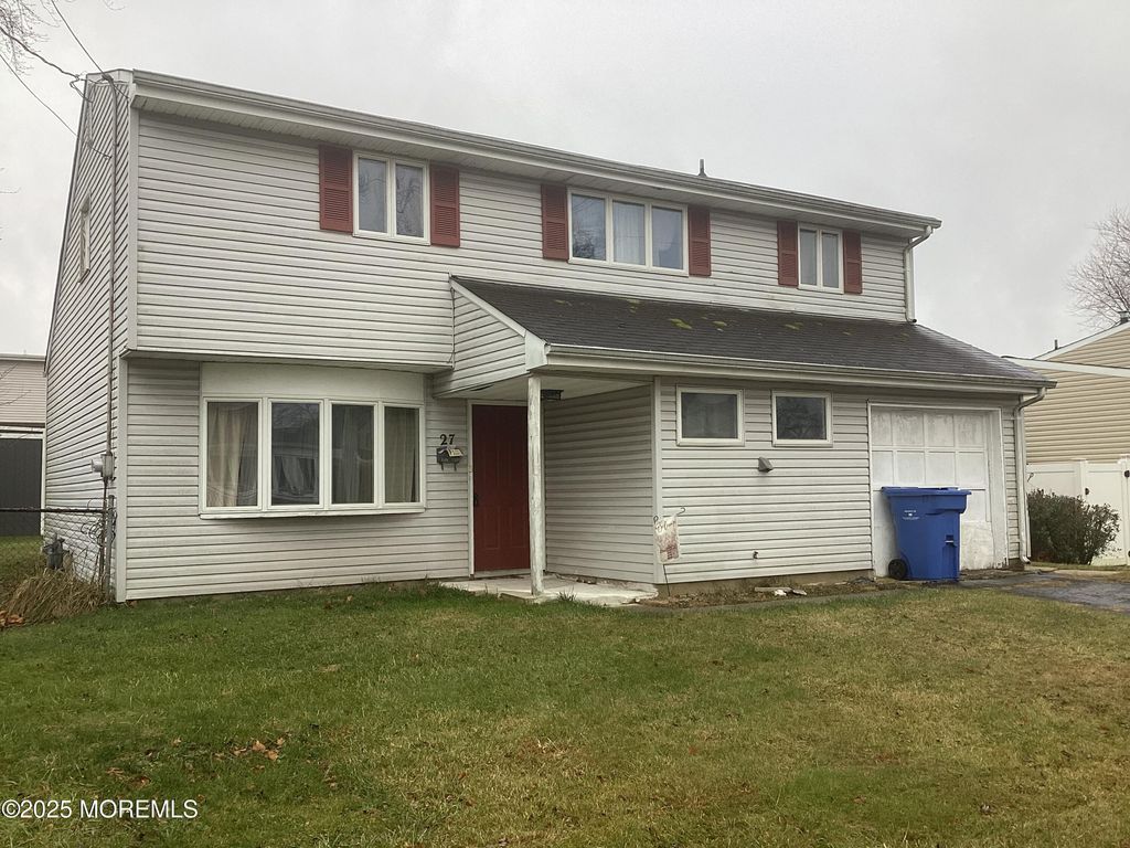 27 Mabaline Road, Old Bridge, NJ 08857