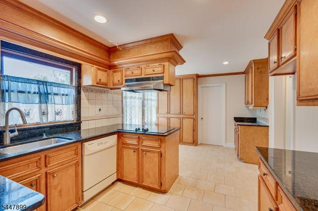 20 Tamarack Rd, Franklin Twp., NJ 08873