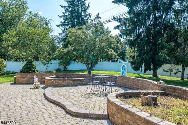 20 Tamarack Rd, Franklin Twp., NJ 08873