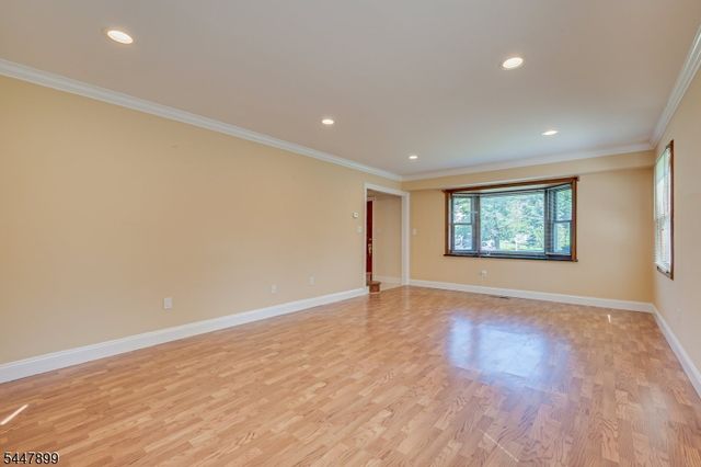 20 Tamarack Rd, Franklin Twp., NJ 08873