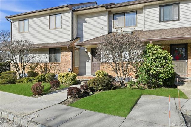 132 Laurel Lane, Wantagh, NY 11793