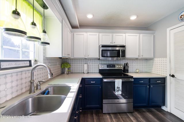 9303 Colonel Cummins Rd, Louisville, KY 40228