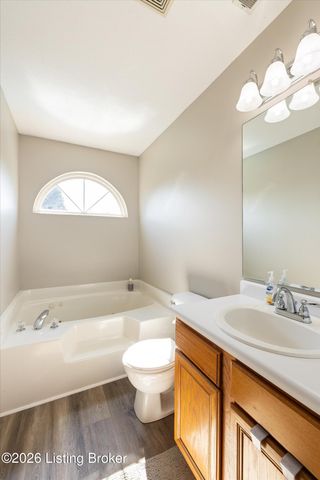 9303 Colonel Cummins Rd, Louisville, KY 40228