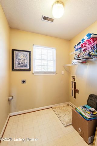 9303 Colonel Cummins Rd, Louisville, KY 40228