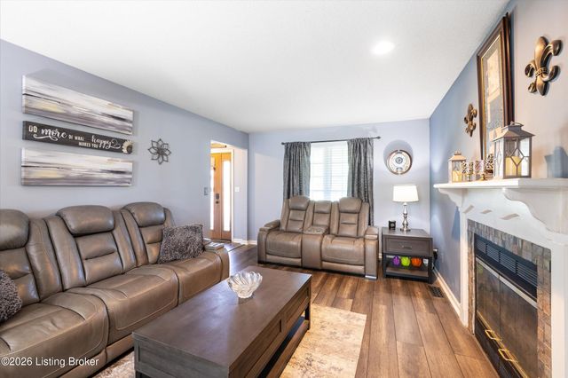 9303 Colonel Cummins Rd, Louisville, KY 40228