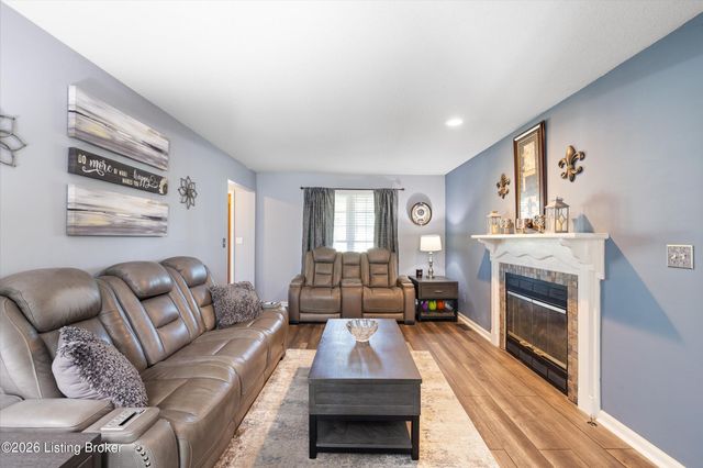 9303 Colonel Cummins Rd, Louisville, KY 40228