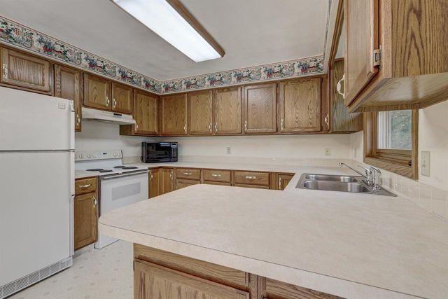 4726 W PERIWINKLE COURT, Appleton, WI 54914