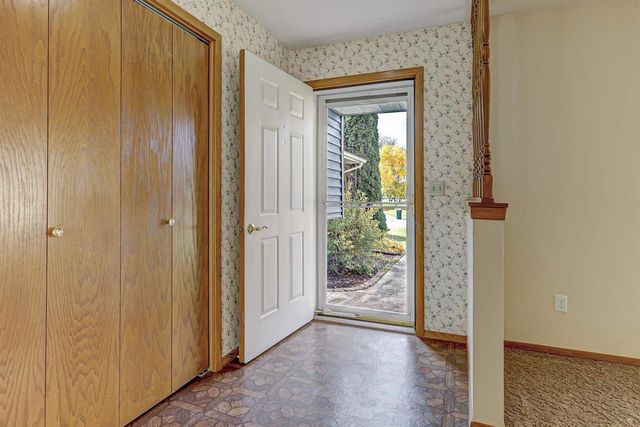 4726 W PERIWINKLE COURT, Appleton, WI 54914