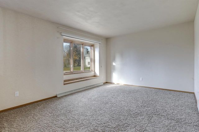 4726 W PERIWINKLE COURT, Appleton, WI 54914