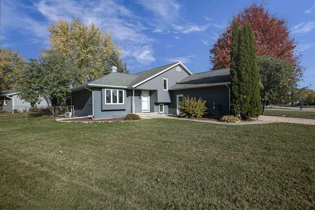 4726 W PERIWINKLE COURT, Appleton, WI 54914