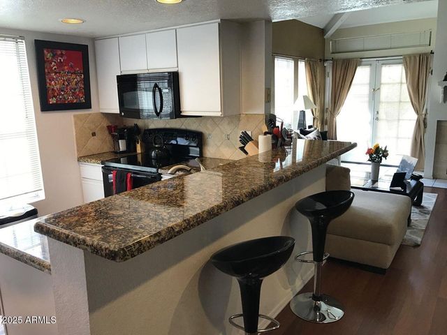 7675 E McDonald Drive Unit 216, Scottsdale, AZ 85250