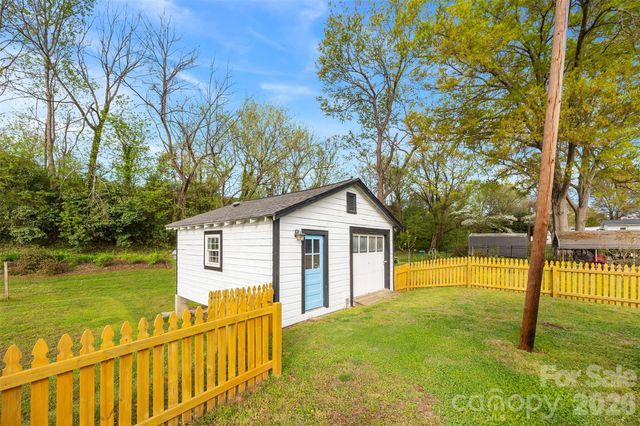 249 8th Avenue, Cramerton, NC 28032