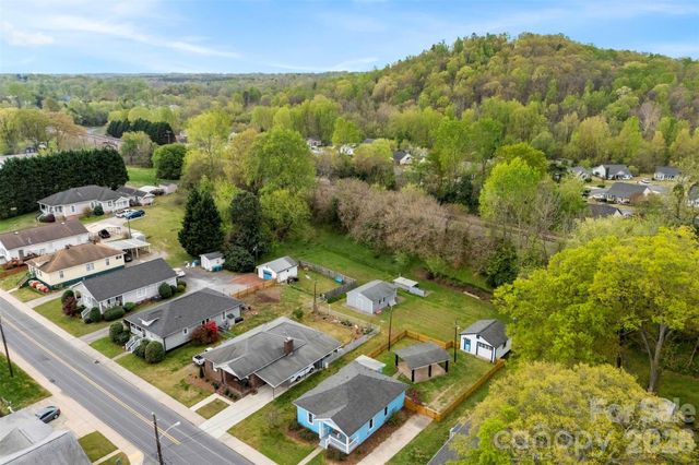 249 8th Avenue, Cramerton, NC 28032