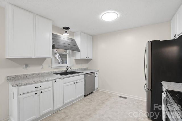 121 Oak Street, Belmont, NC 28012