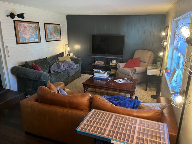 1911 Ferndale Avenue, Dallas, TX 75224