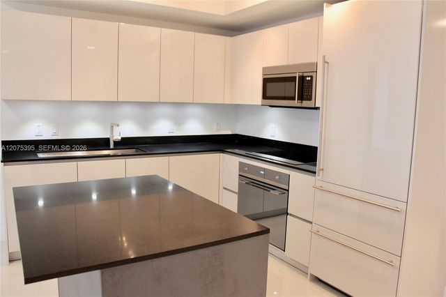 1010 Brickell Avenue 2009, Miami, FL 33131