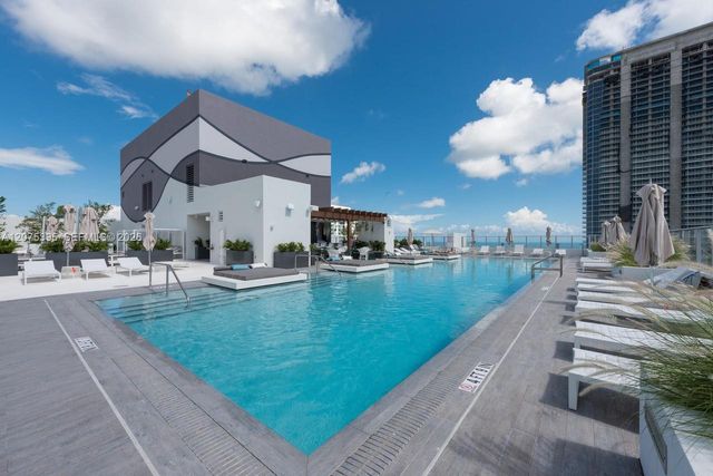 1010 Brickell Avenue 2009, Miami, FL 33131