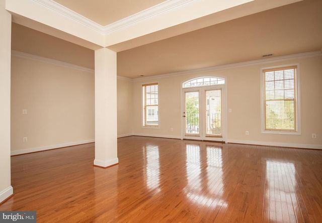 22199 FALLING TER, Ashburn, VA 20148