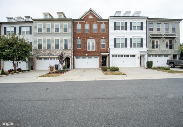 22199 FALLING TER, Ashburn, VA 20148
