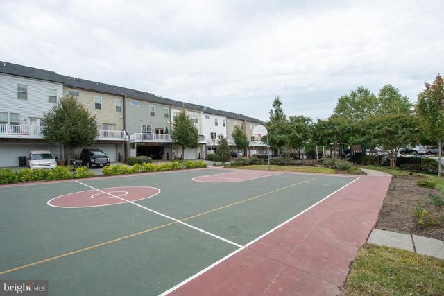 22199 FALLING TER, Ashburn, VA 20148