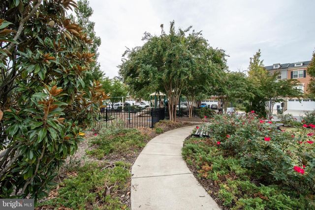 22199 FALLING TER, Ashburn, VA 20148