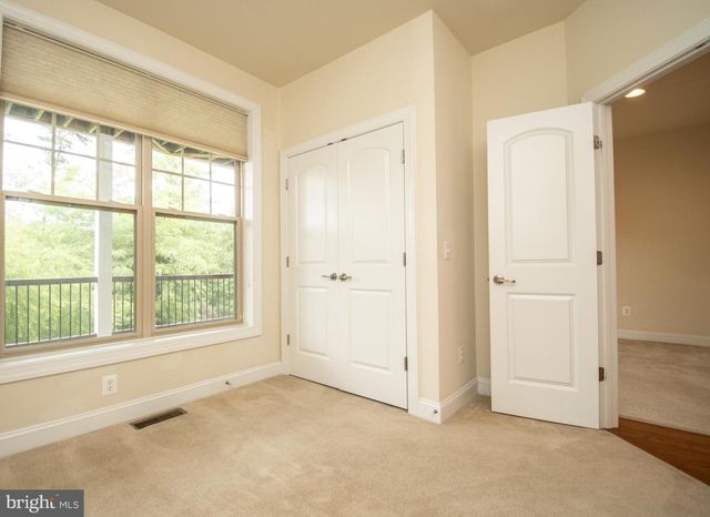 22199 FALLING TER, Ashburn, VA 20148