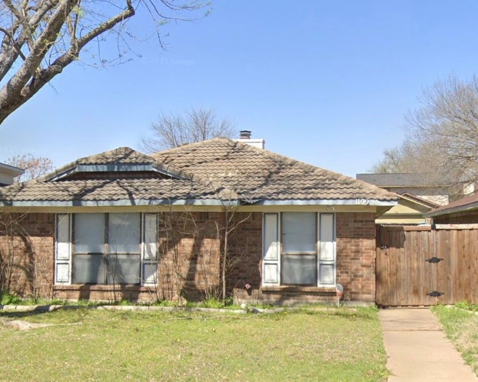 1109 Hemlock Drive, Desoto, TX 75115