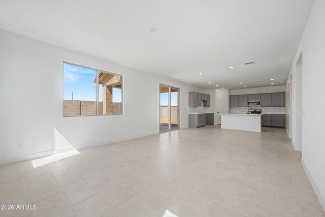 15176 W GRAY FOX Trail, Surprise, AZ 85387
