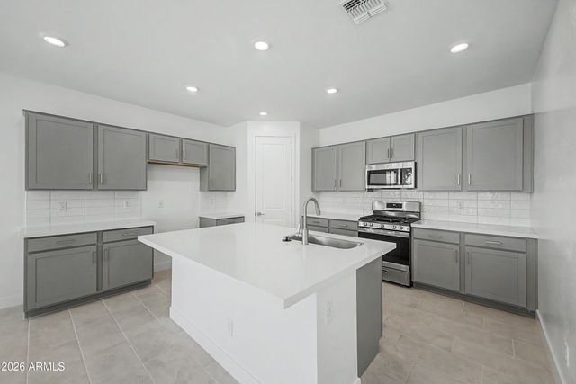 15176 W GRAY FOX Trail, Surprise, AZ 85387