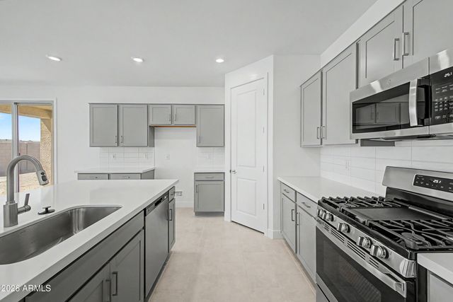 15176 W GRAY FOX Trail, Surprise, AZ 85387